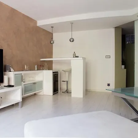 Apartment Old In Ba/5*luxus/3xtv/bar Internet Pressburg